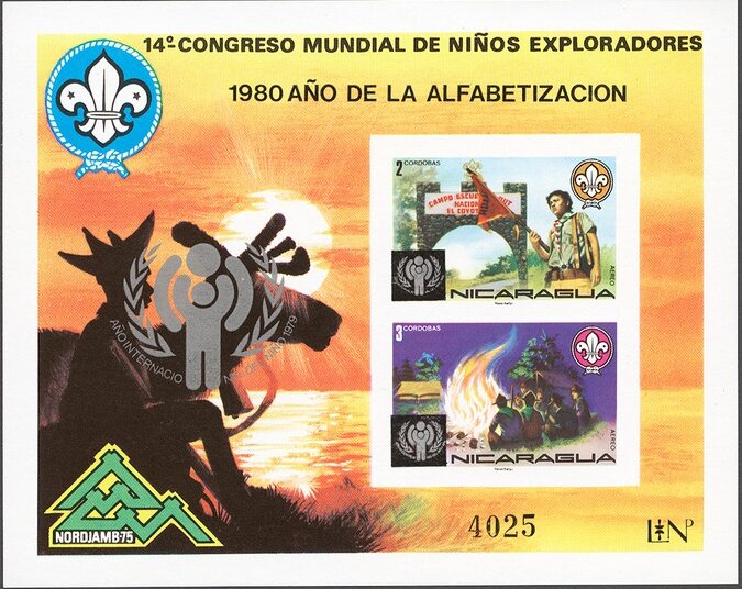 El Coyotepe and campfire — souvenir sheet